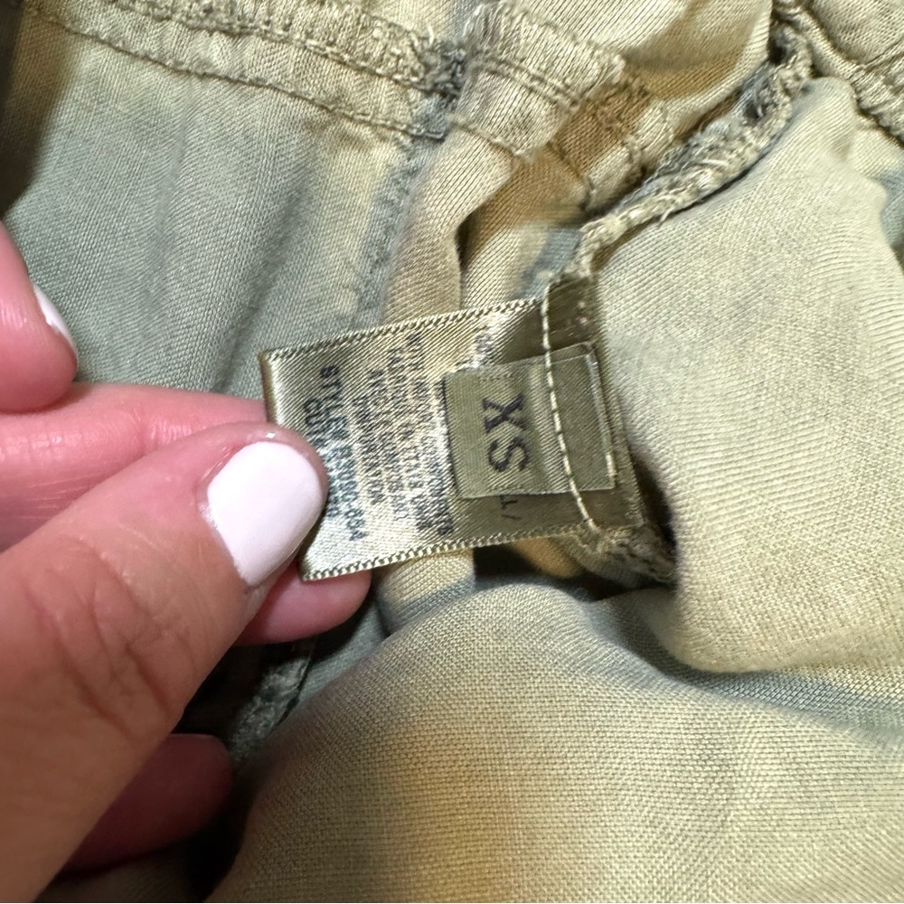 Bella Dahl Pull On Button Front Paperbag Olive Green Relaxed Fit Shorts Size XS - Picture 7 of 8